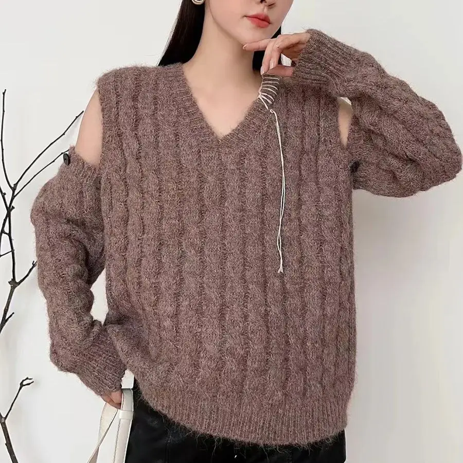 Autumn/Winter 2024 New Loose V-Neck Pullover Sweater Women Fashion Retro Fried Dough Twists Removable Sleeve Knit Top