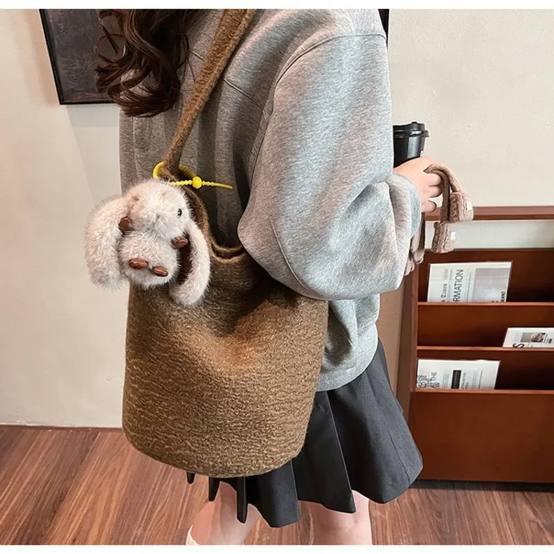 Bolso cruzado de lana de gran capacidad para mujer, bolso de hombro tipo Bombonera informal y versátil para ir al trabajo, otoño e invierno, 2024