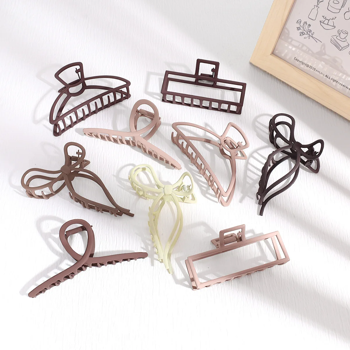 INS Korean Version Oversized Metal Grab Clip Is Fashionable Versatile Elegant with A Shark Clip Hairpin Clip Headdress for Women