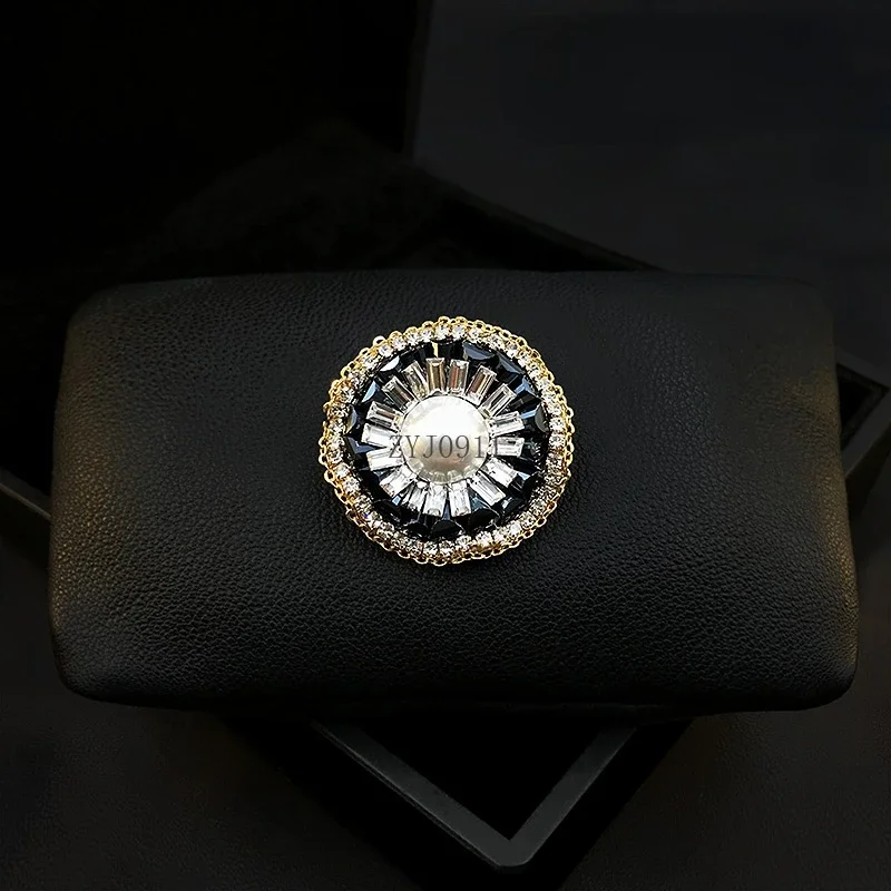 Corpetto originale fatto a mano da donna di fascia alta elegante spilla graziosa accessori di lusso per tutti i fiammiferi regali di gioielli con strass di perle