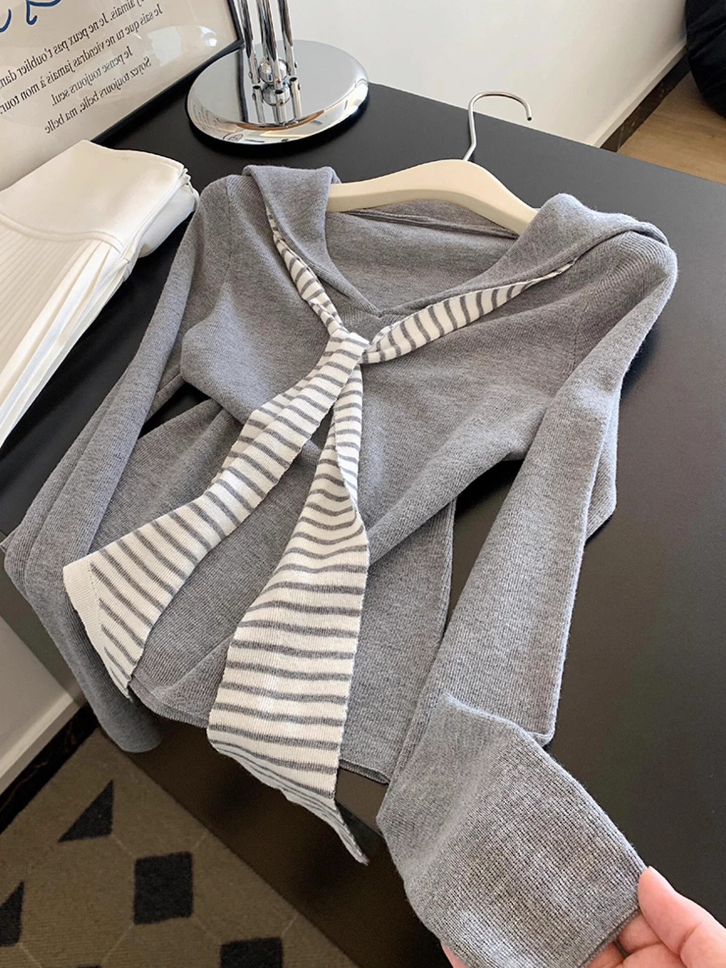 

Женская простая облегающая футболка с длинным рукавом в корейском стиле, V-образный вырез, прямой крой, из шелковой смеси, для повседневной носки