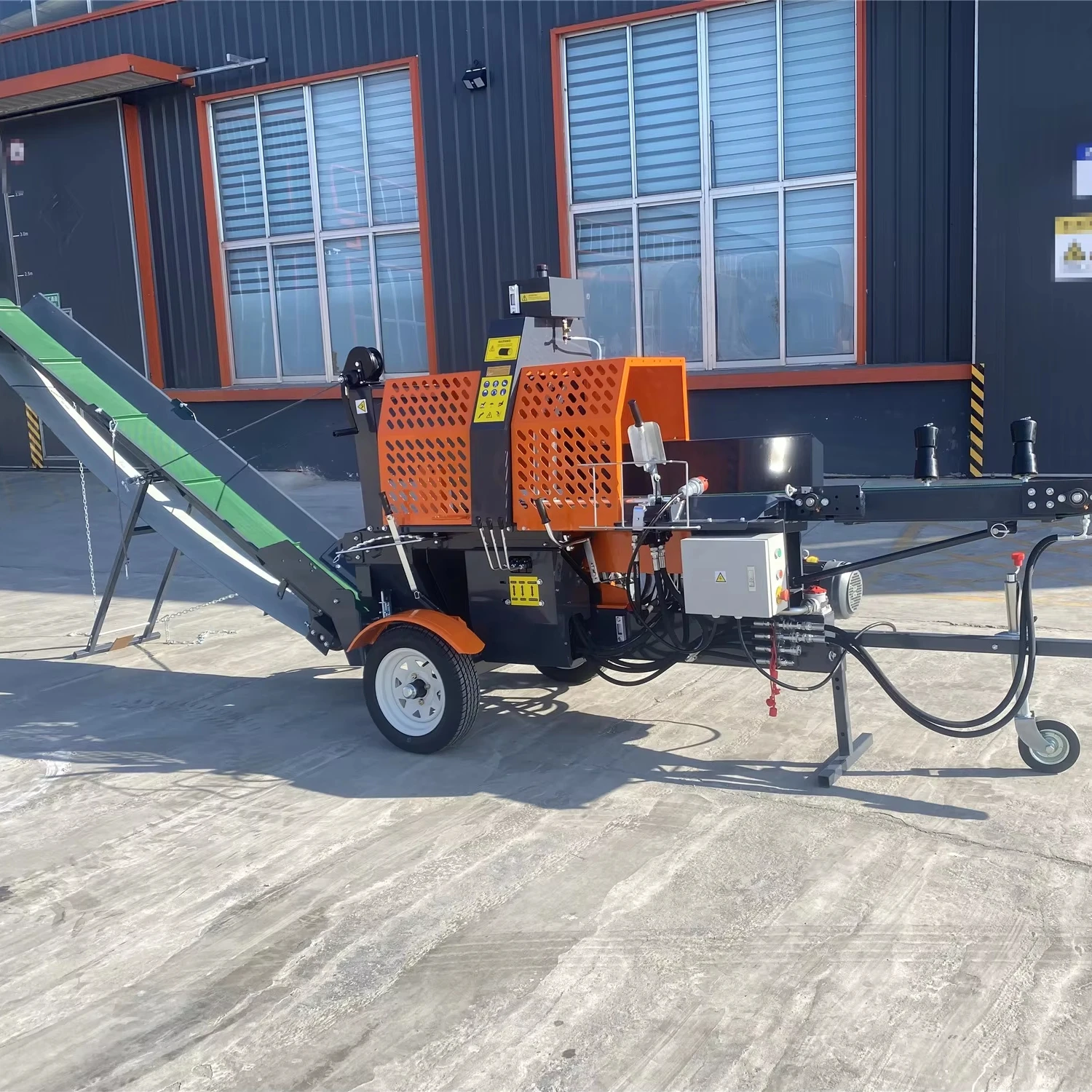 

20-тонный процессор дров с автоматической пилой