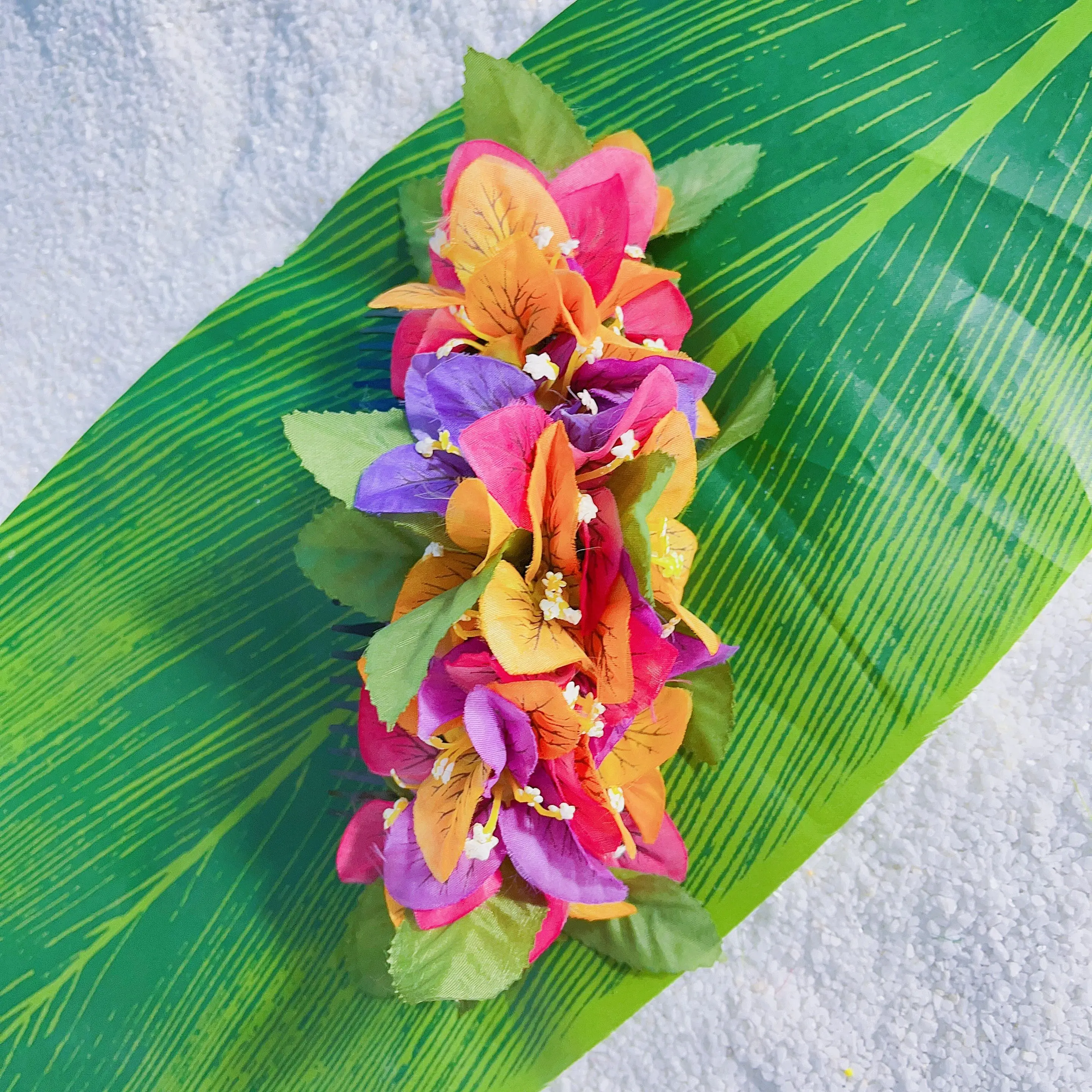 Nieuwigheden 2023 Trend Fluwelen Spider Lily Haarclip Damesaccessoires Hawaii Tropische Bloem Dameshoofdtooi