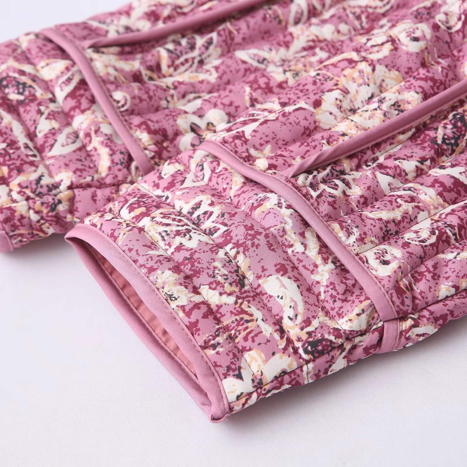 Dámská zkrácená prošívaná bunda s květinovým potiskem, prošívaný kabát s dlouhým rukávem, lehká vintage prošívaná bunda, svrchní oblečení - náhled 5