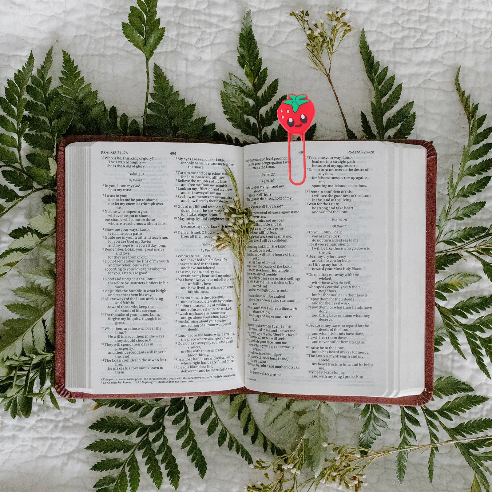 คลิปหนีบกระดาษลายสตรอว์เบอร์รี่ 30 ชิ้น น่ารัก กันน้ำ ทำจาก PVC ใช้เป็นที่คั่นหนังสือ ลายการ์ตูน เครื่องเขียนสร้างสรรค์ สำหรับนักเรียน ใช้ในห้องเรียน