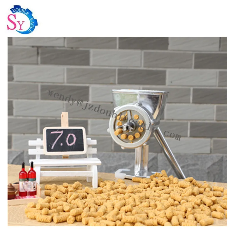 buona qualità uso domestico piccolo manuale per pesci pollame mangime per conigli macchina per fare pellet/strumento per la lavorazione dell'estrusore per foraggio di uccelli a mano