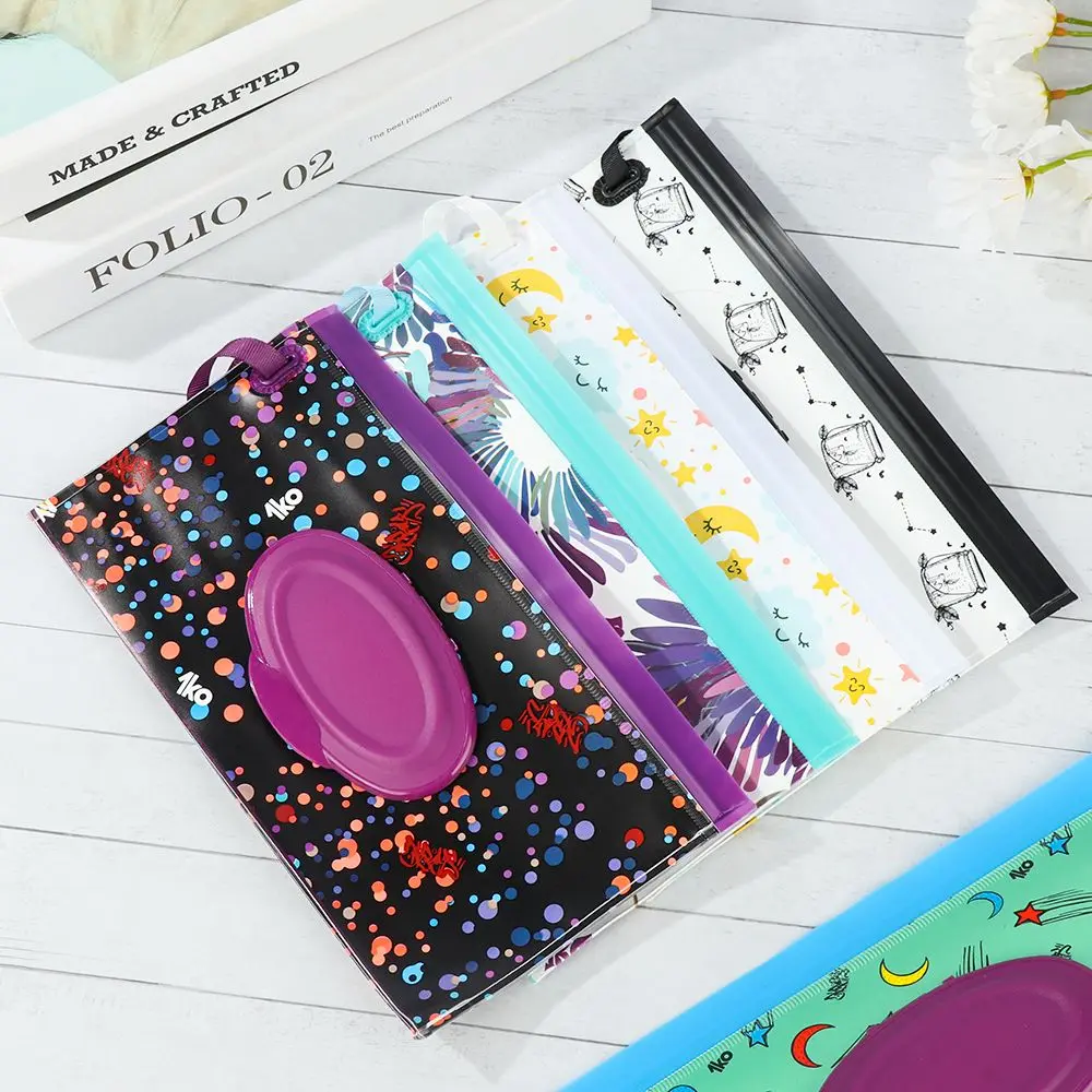 Modny, uroczy futerał z klapką, etui do przenoszenia, produkt dla niemowląt, pudełko na chusteczki z zatrzaskowym paskiem, akcesoria do wózka, kosmetyczka, torba na mokre chusteczki.