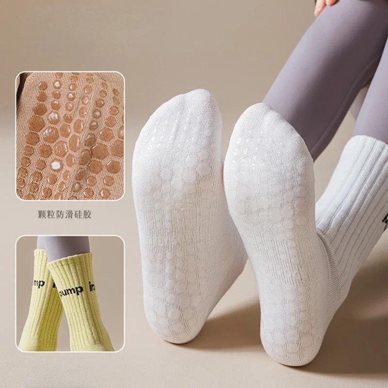 New Solid Color Letter Printed Cotton Mid-calf Non-slip Sports Socks Women Indoor Dance Gymnastic Fitness Yoga Pilates Socks