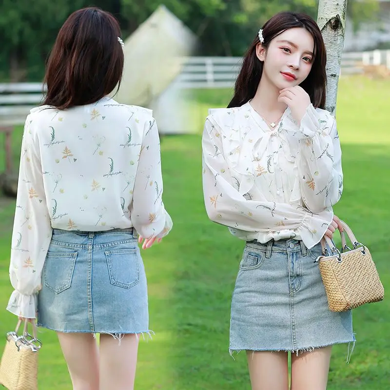 New V-neck Floral Sweet Korean Style Shirt Elegant and Light Mature Long Sleeved Chiffon Shirt for Women