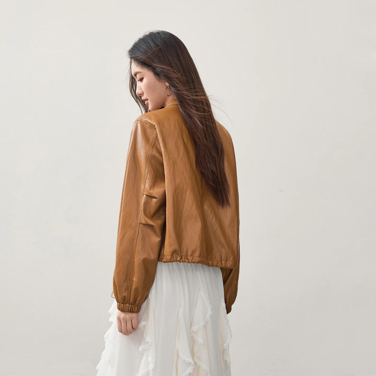 SENTUBILA Women Vintage American Faux Leather Jacket Adjustable Drawstring Sweet‑Edgy Round Neck Moto Autumn Outerwear W63GA8052