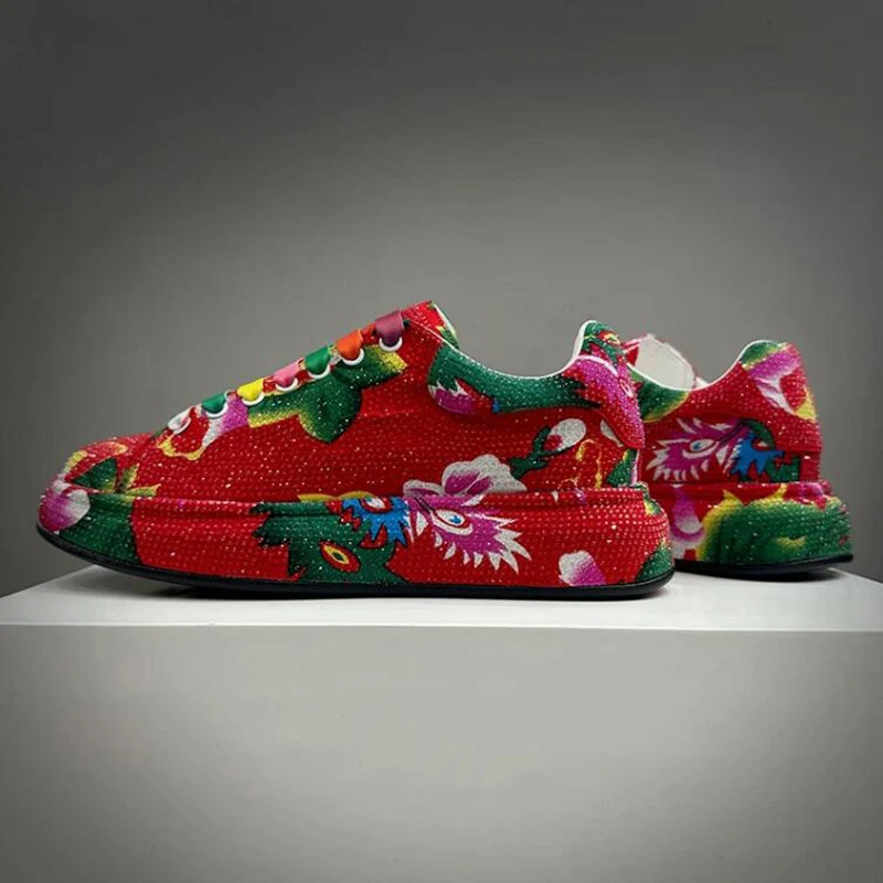 

Высококачественные туфли на платформе со стразами, мужская обувь, туфли из красной ткани с принтом, разноцветные туфли для папы на подошве с сумкой