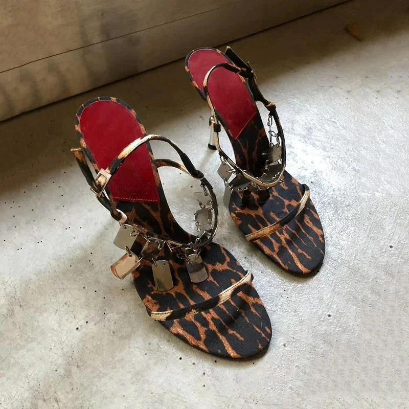 Metalen hanger met luipaardprint Sandalen Retro instappers Open teen Stiletto 8 cm hakken Gepersonaliseerd ontwerp Hoge hakken voor dames Feest Dagelijks