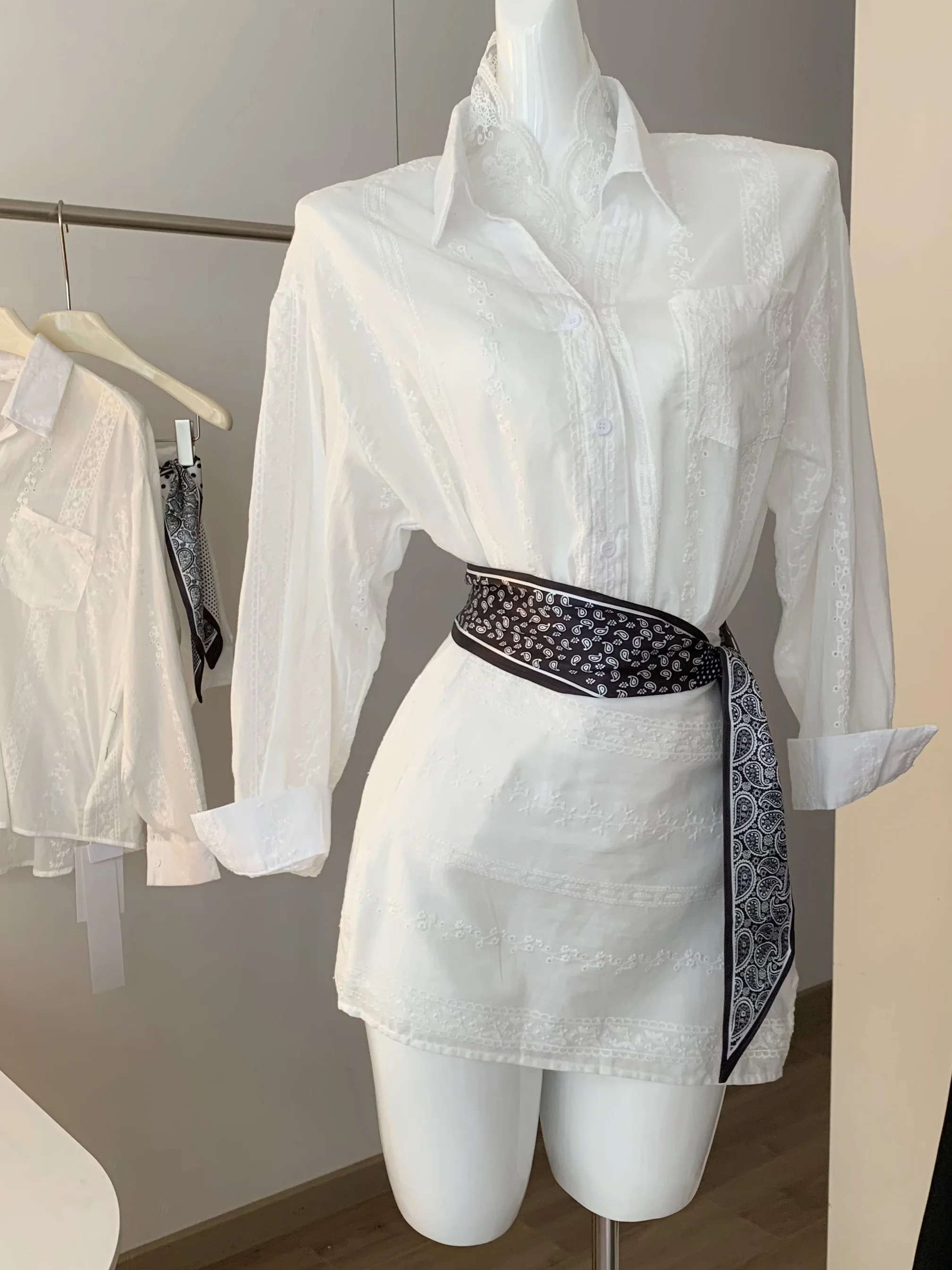 

Комплект Ele Lace irt Dr с шелковым шарфом, асимметричная юбка с высокой талией, брюки, сексуальная деталь, длина миди, на пуговицах, Sle