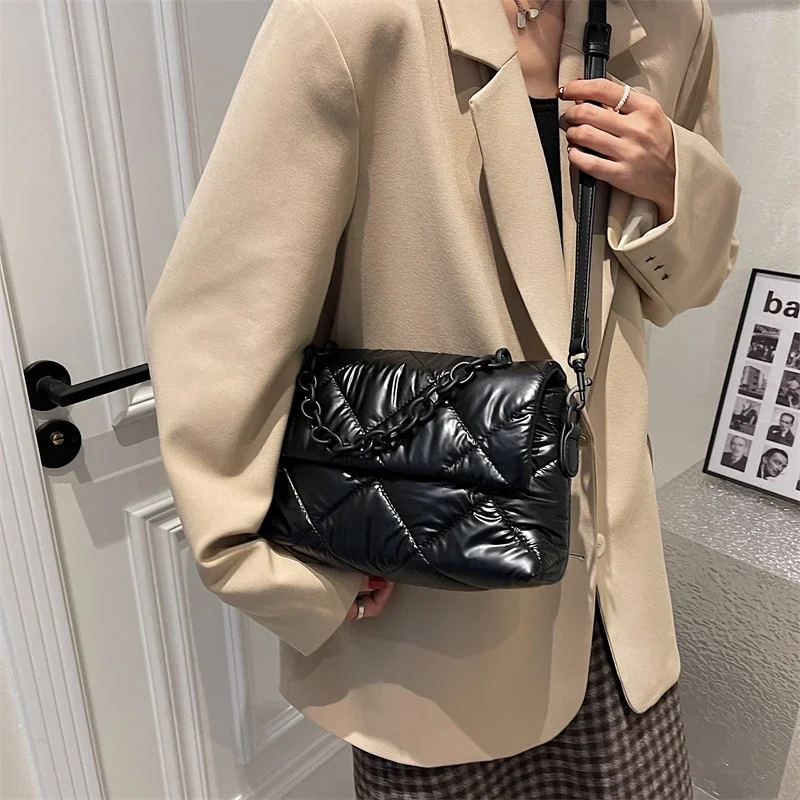 موضة Lingge الاكريليك سلسلة مبطن المرأة حقائب كروسبودي مصمم حقائب اليد مبطن النايلون أسفل حقيبة كتف القطن 2021 الشتاء #4