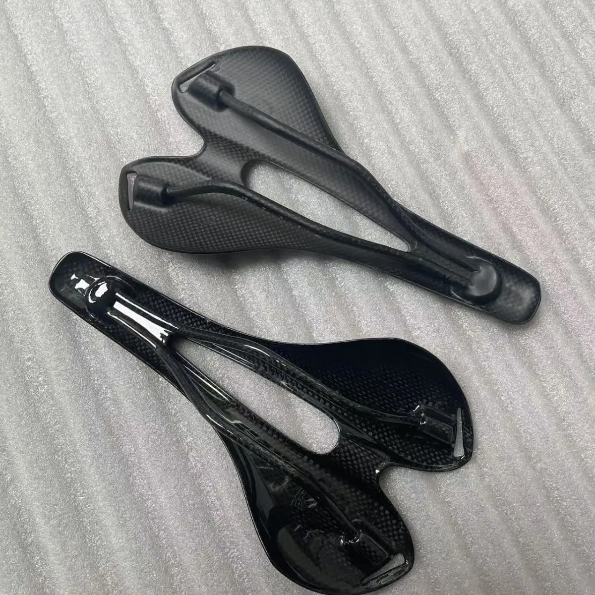 

Affordable Carbon Fiber Bike Saddle Hollow Bicycle Seat For Mountain Road Racing Bikes Lightweight Cycling Gear