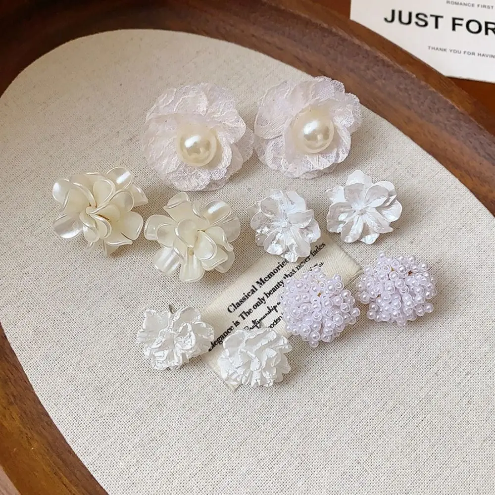 Fashion Pearl Flower Earrings White Handmade Lower Stud Earrings Girls Earrings