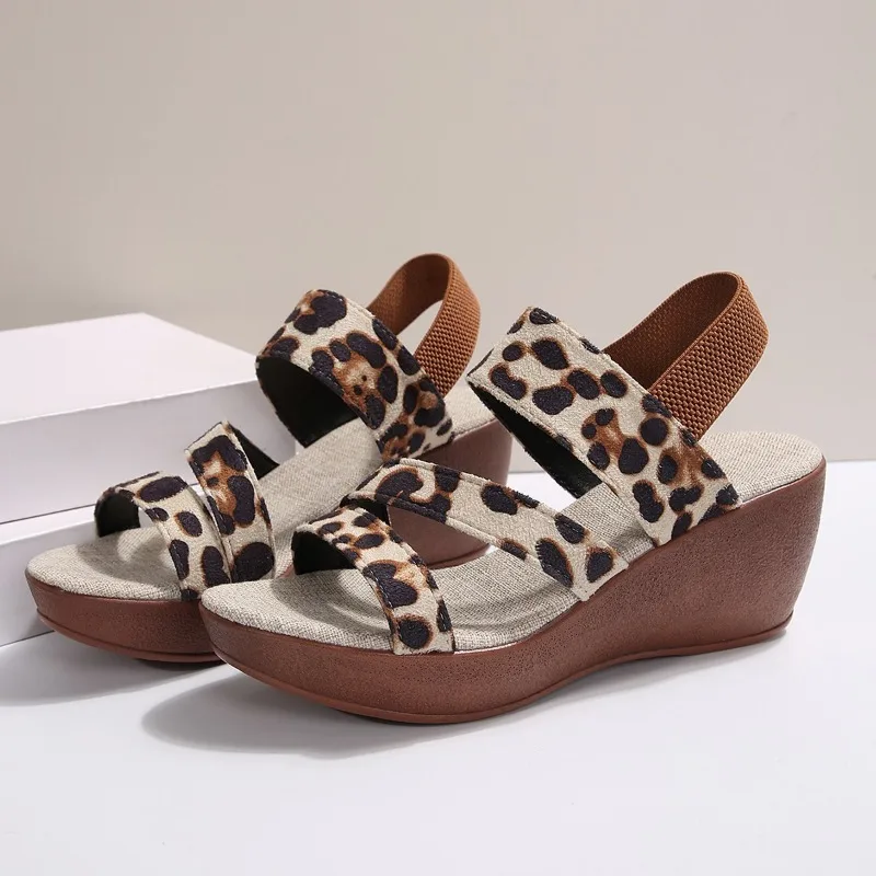 2024 Gorąca wyprzedaż Buty dla kobiet Elastyczne sandały damskie Letnie sandały z odkrytymi palcami Leopard Print Outdoor Casual Platform Wedge