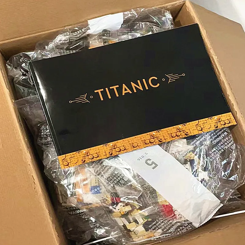 In Stock 9090pcs Titani Compatible 10294 Titanic Large Cruise Boat Ship Steamship Bricks Building Blocks Children Diy Toys Gifts