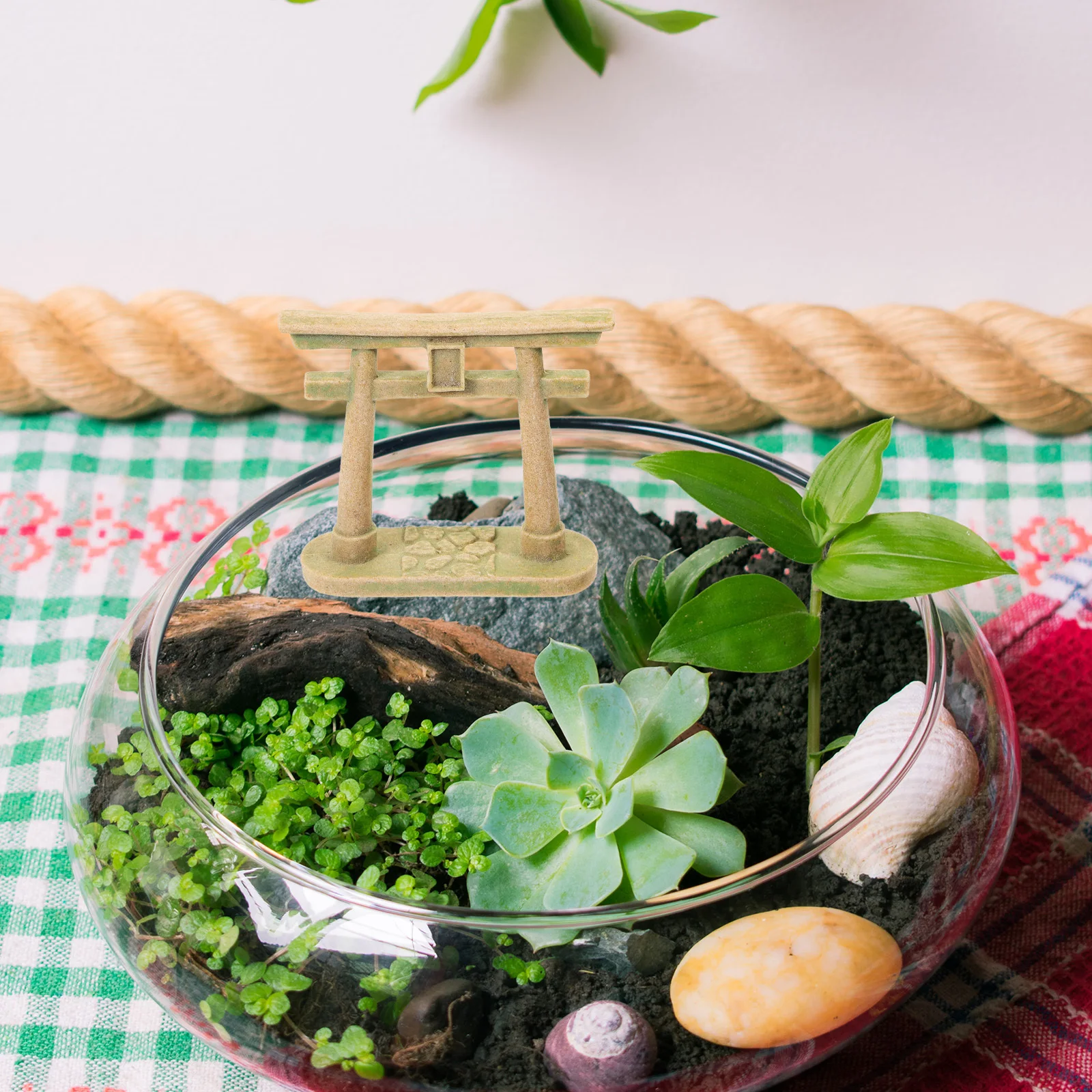 

Mini Japanese Torii Gate Micro Landscaping Prop Exquisite Details Fine Workmanship Mini Decor Resin Craft DIY Garden