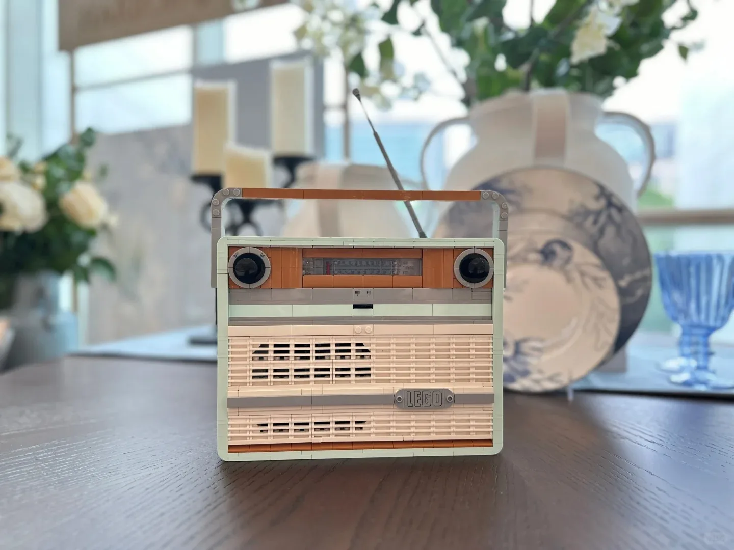 Creative ICONS series retro radio model building blocks 1970s transistor radio musicians home decoration children's building blo image 2