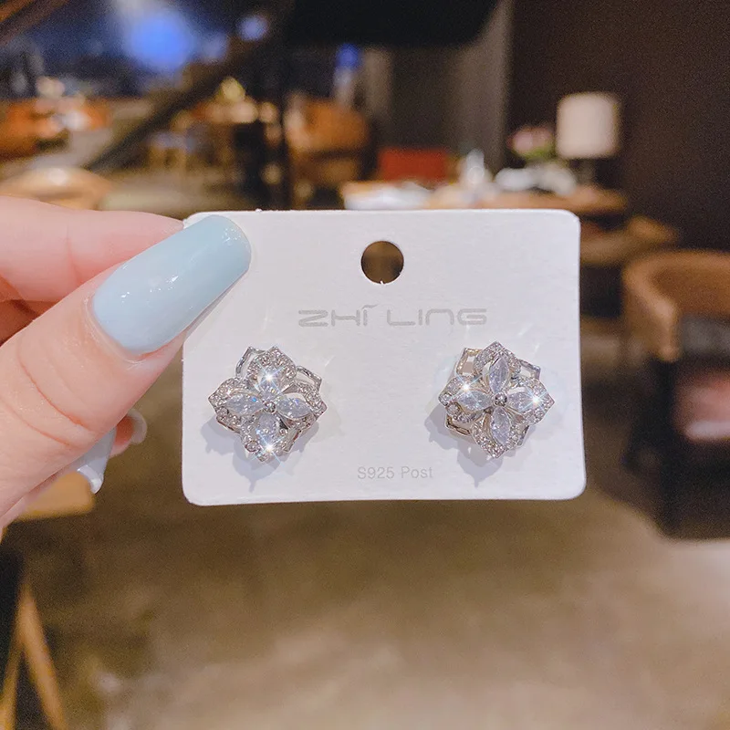 جديد الكورية طاحونة الزهور كريستال الزركون أقراط بسيطة للنساء موضة اليومية حفلة عيد ميلاد مجوهرات هدايا