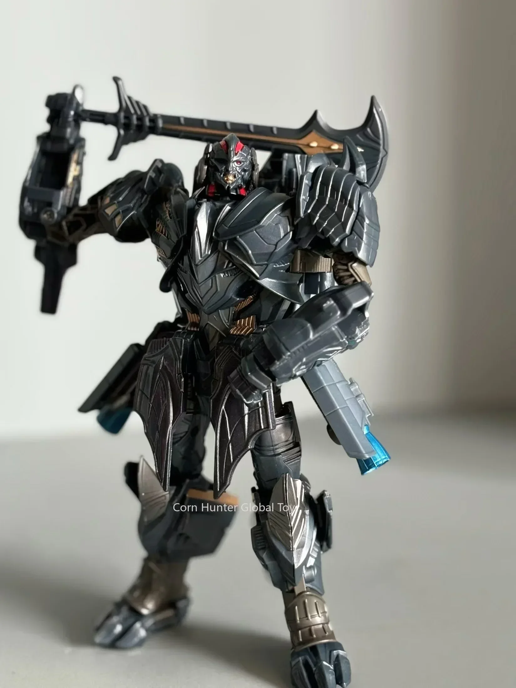 Transformers5 movie Megatron handmade model.TB H6001-2Well crafted to pose a variety of movements,Boy's gift.holiday gift