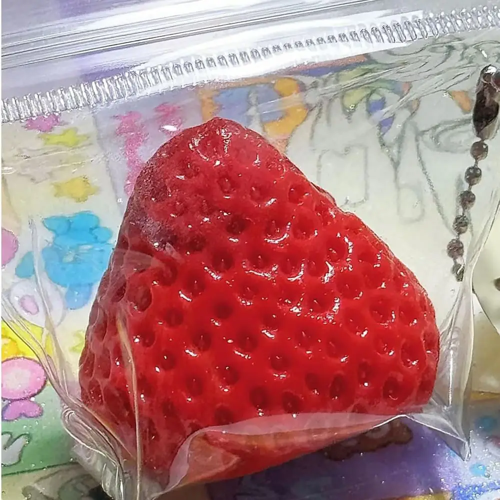 Nuevo juguete antiestrés de fresa súper suave para aliviar la ansiedad, juguete de simulación de descompresión y pellizco, juguetes para apretar de PVC, regalo