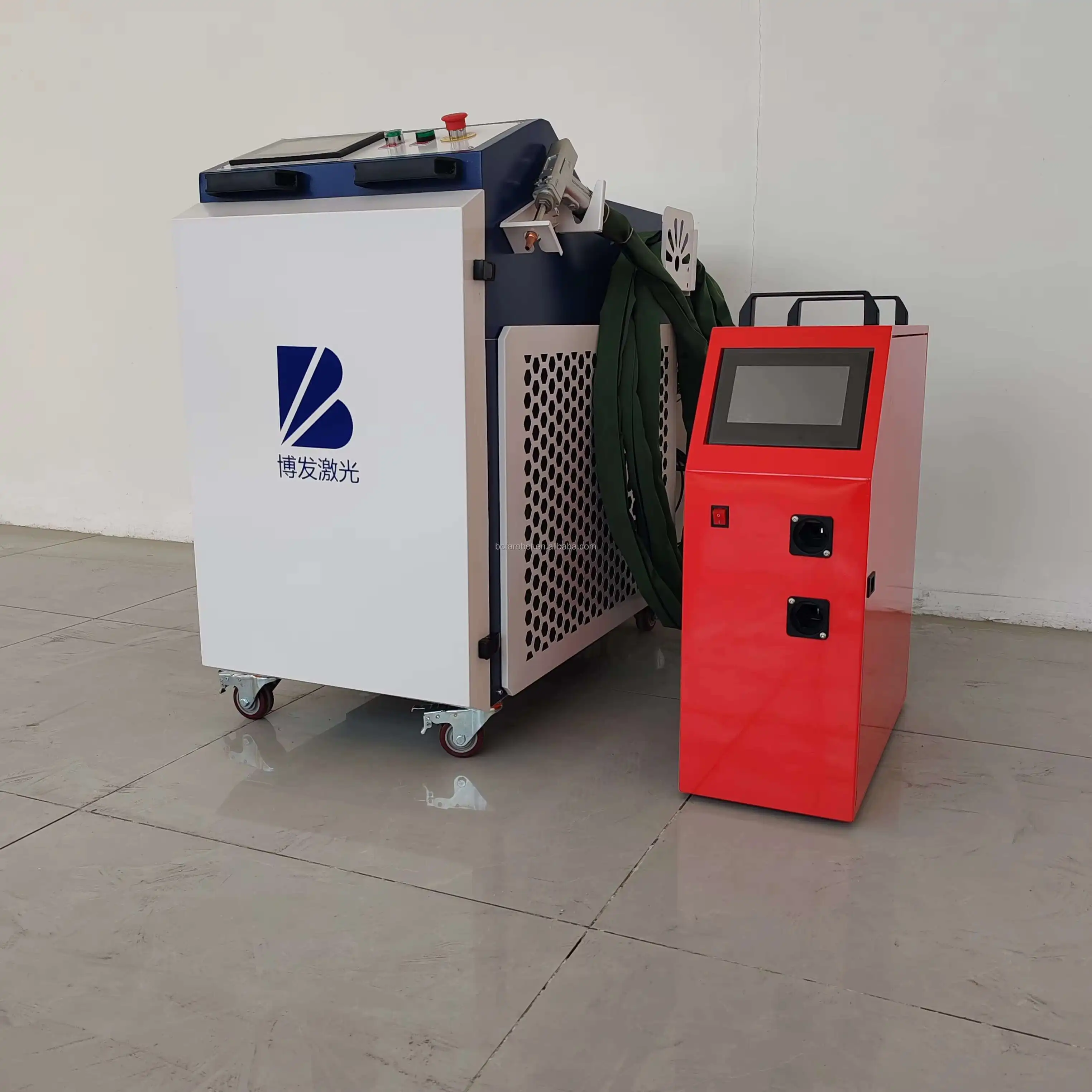 Metal Robot Welder Handheld Laser Welding Hine For Stainless Steel