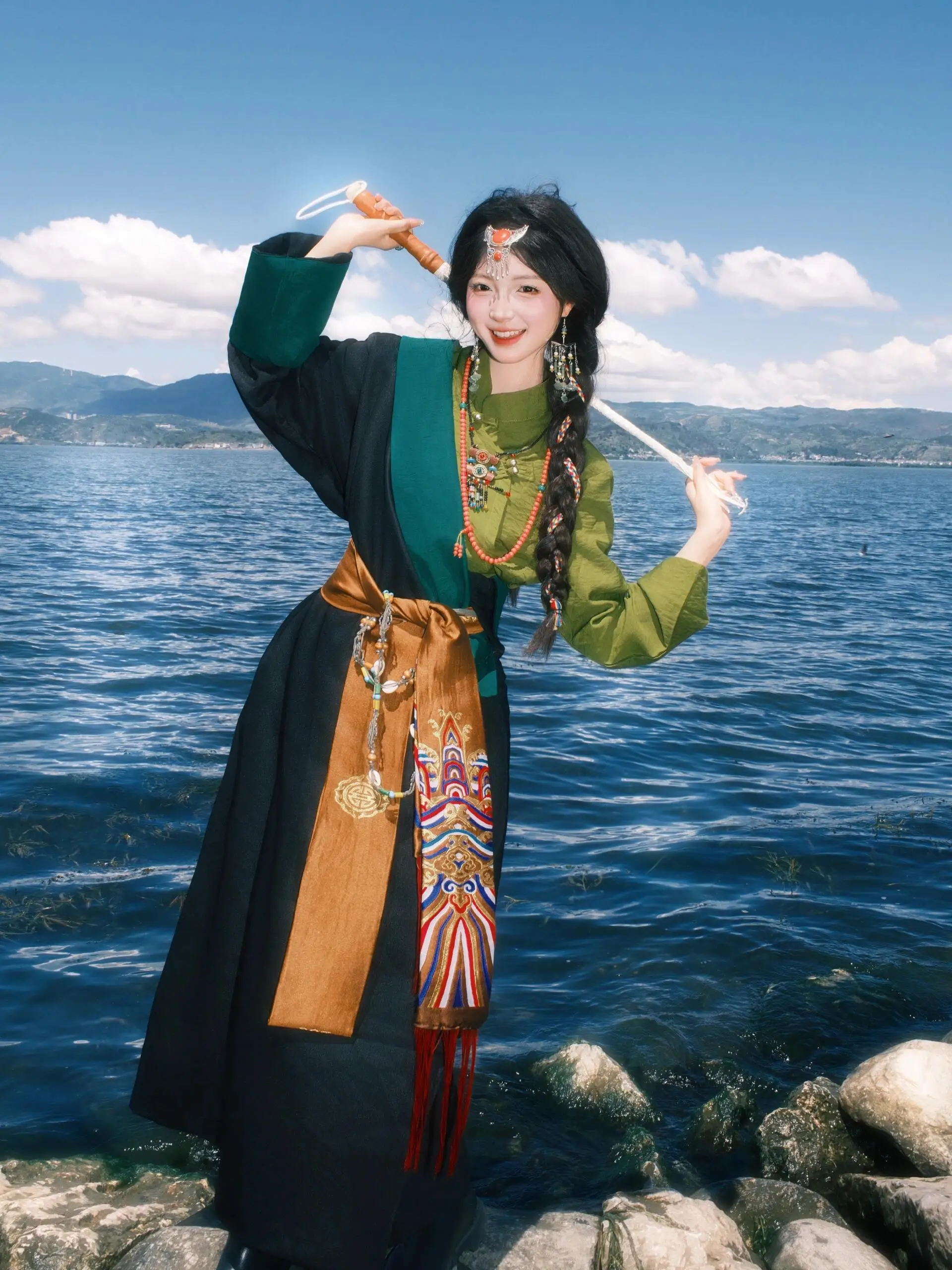 

Tibetan Women's New Style Clothing And Delicate Girl Photography Ethnic Minority Wind Tibetan Robe Beach Travel Shoot