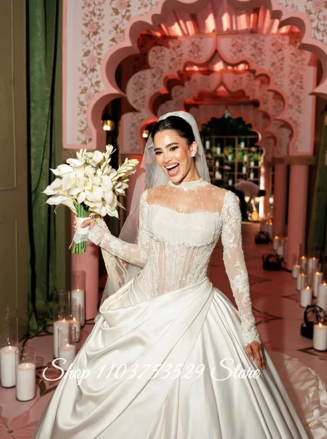White Long-Sleeve Beaded Lace Wedding Dress Dreamy Lawn Wedding Elegant Bridal Gown Customized Engagement Dress Beautiful Dress