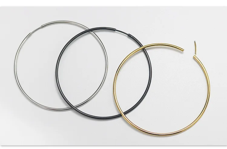 Goldfarbene Kreis-Ohrringe mit Linienmuster, 12 mm, verstellbar, aus Edelstahl, vakuumplattiert, hypoallergen, neu – Detail 7