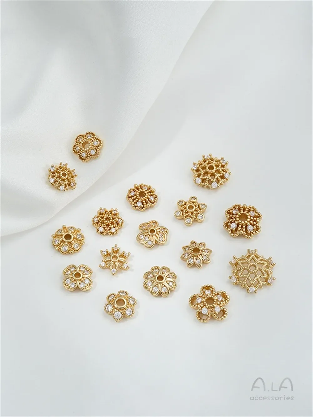 

14K Gold Inlaid Zircon Snowflake Holder, Daisy Flower Plum Blossom Bead Holder DIY Beaded Jewelry Accessories