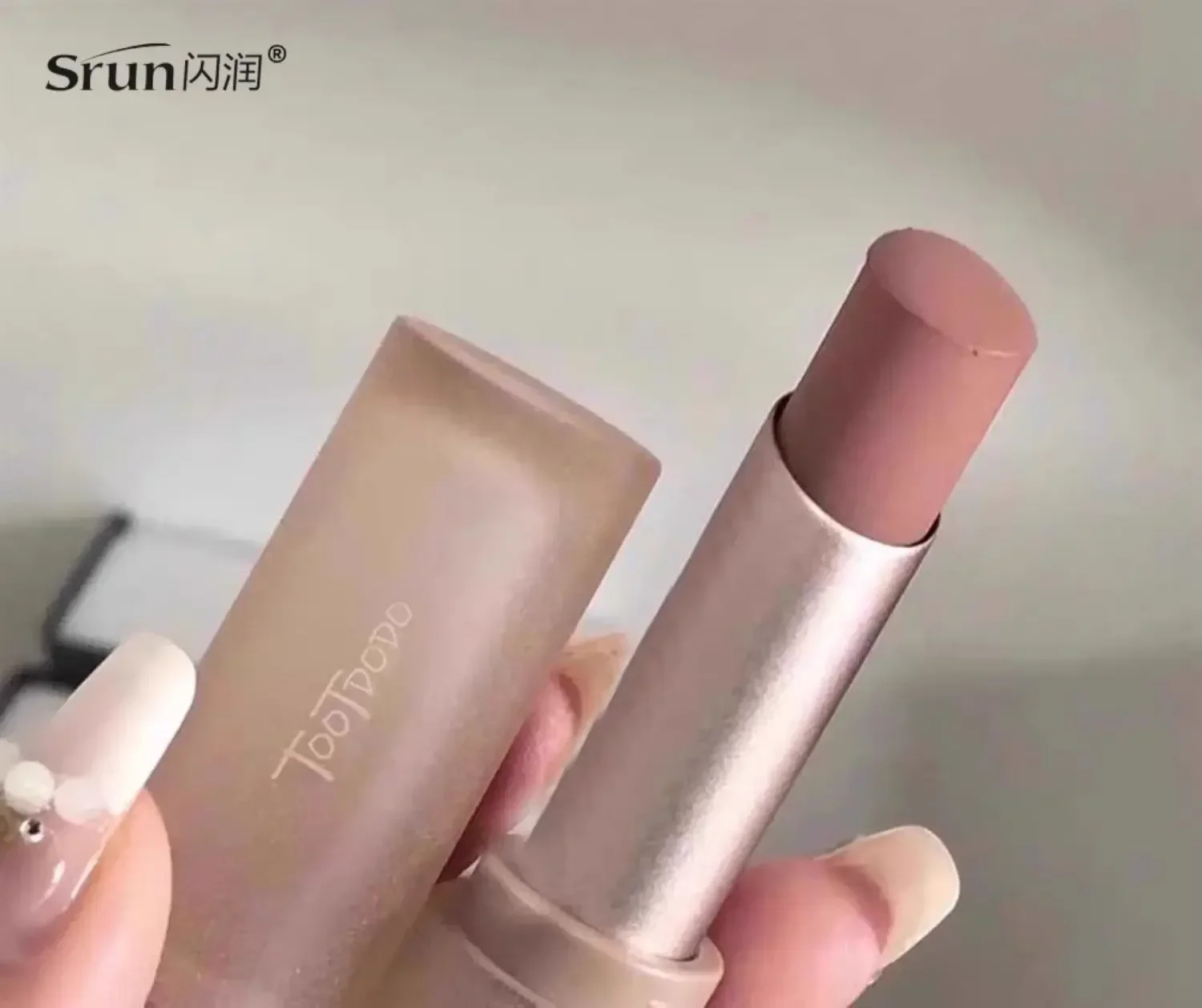 

CARSLAN Matte Velvet Lipstick Moisturise Lip Gloss Long-Lasting Sexy Plumper Female Tint Lip Pretty Makeup Rare Beauty Cosmetics