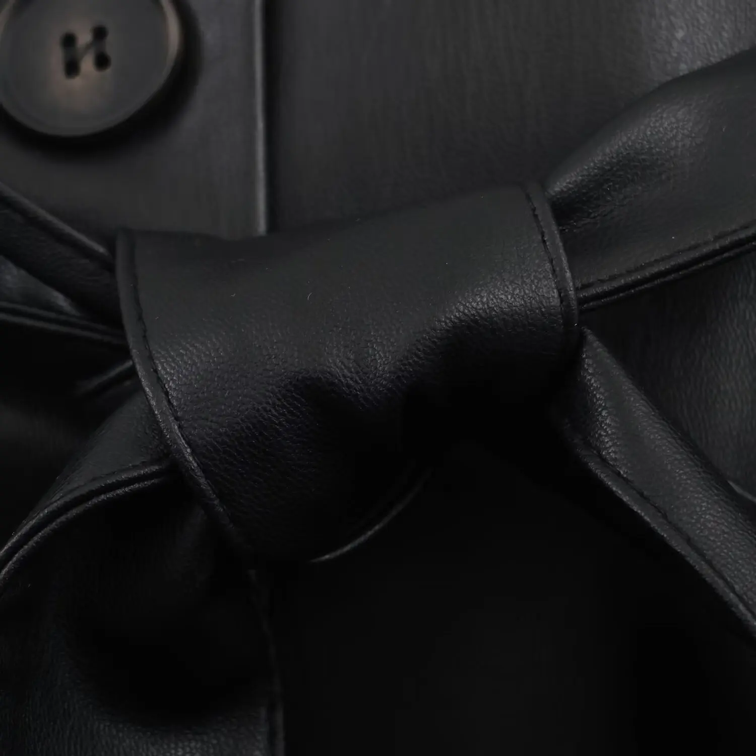 Cappotto in pelle di pelliccia staccabile casual chic Trench Cappotto da donna Autunno Inverno Nuovo cappotto in pelle PU allentato di media lunghezza tutto-fiammifero