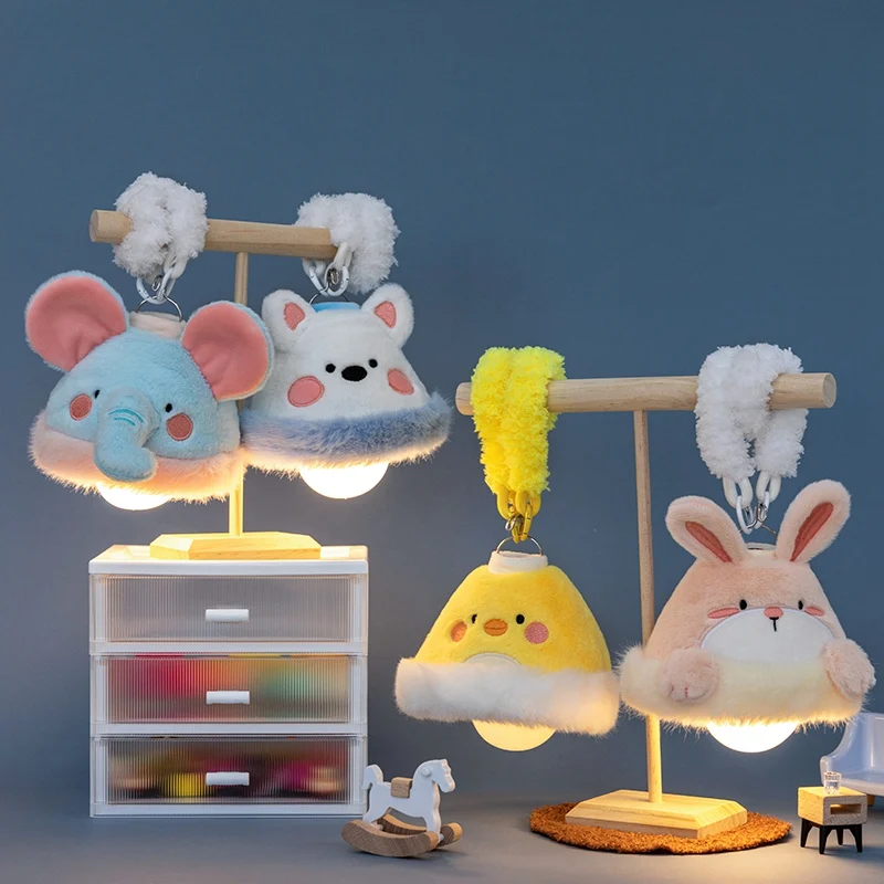Veilleuse en peluche d'animal de dessin animé pour chambre à coucher, lampe d'ambiance de chevet Kawaii, décoration de chambre d'enfants, jouet doux LED intégré pour dormir