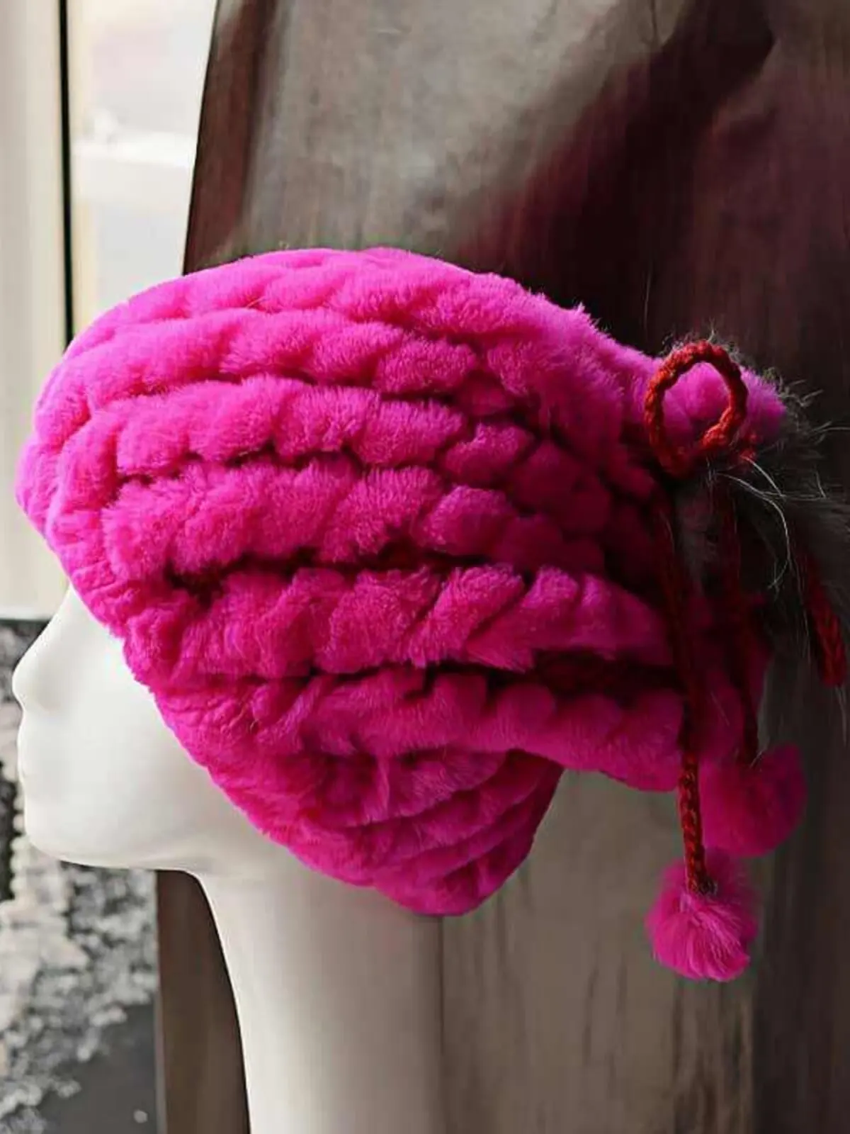 Winterfellmütze für Damen aus echtem Rex-Kaninchenfell mit Schal, gestreift, warme Kopfbedeckung, modische Ananas-Mütze, flauschiges Accessoire – Detail 9
