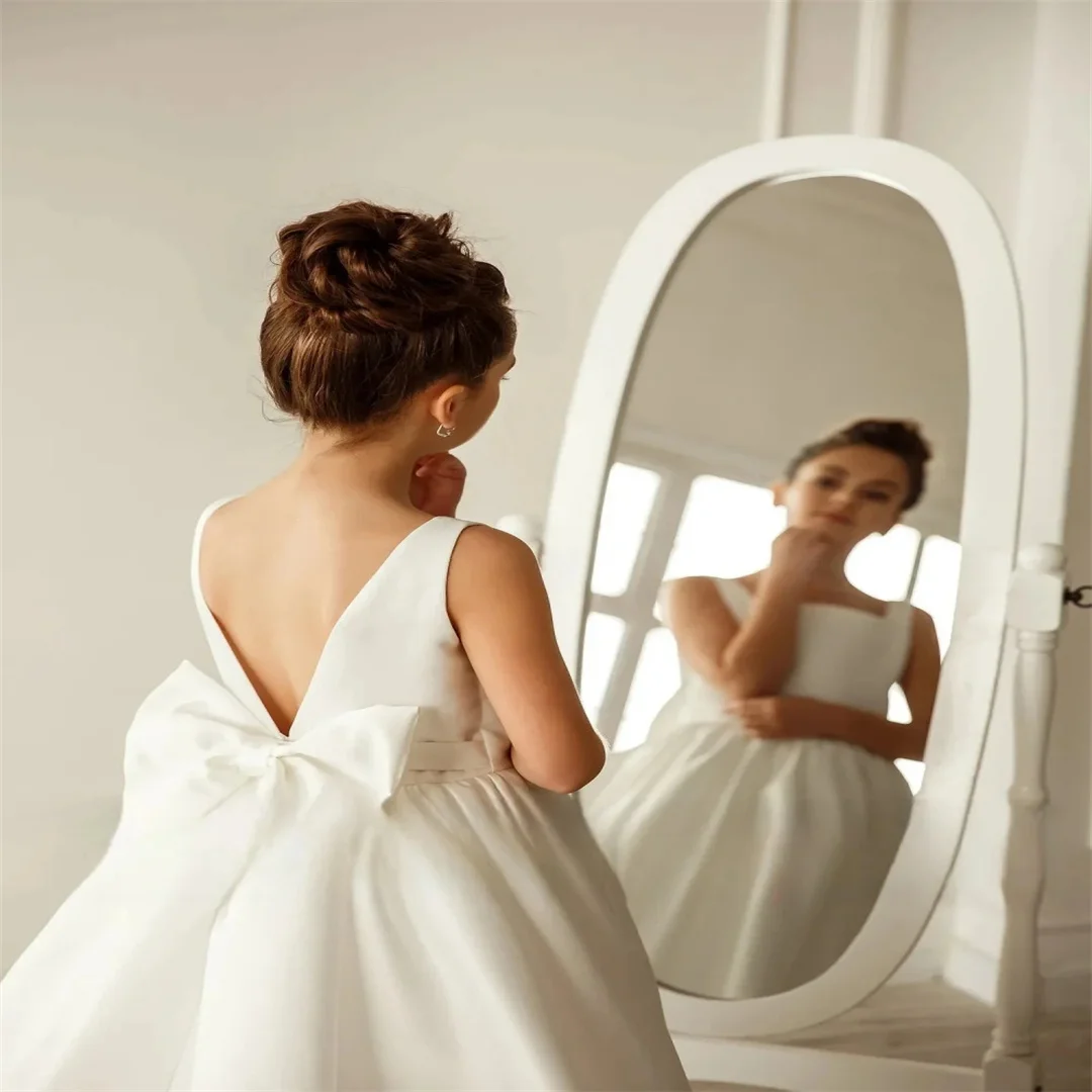 Abito da prima comunione bianco da sposa personalizzato per ragazze Abiti da ragazza di fiori semplici in raso Abiti da ballo da spettacolo principessa quadrati