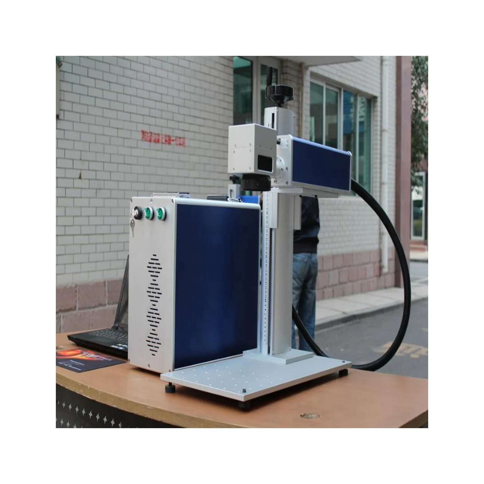 

2022 High utilization rate Low impact rigidity fiber laser marking engraving machine