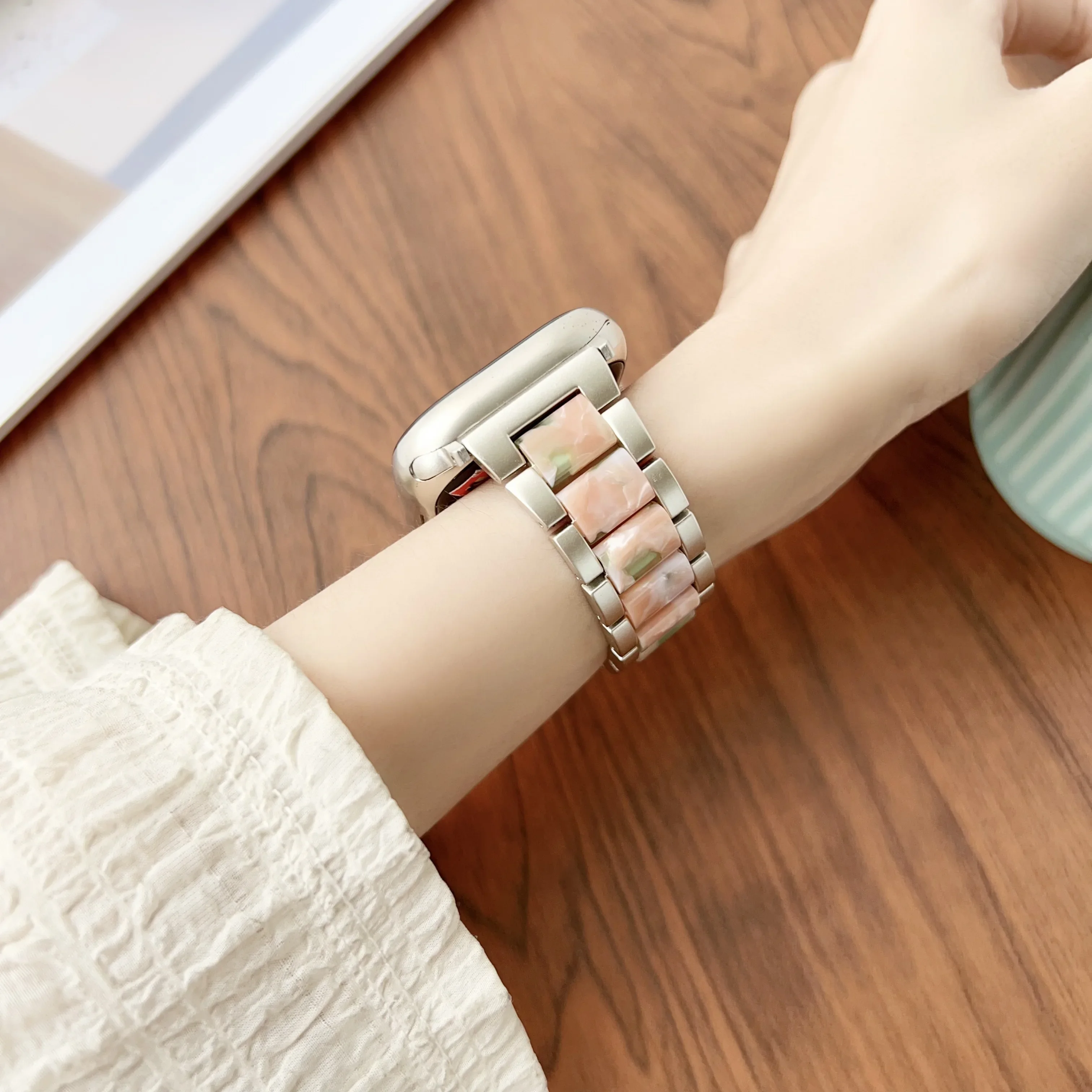 Pulseira de resina de metal para apple watch, pulseira feminina 44 40 38mm 41 45 42mm 46mm para iwatch ultra 49mm série 9 8 7 6 se 5 s10