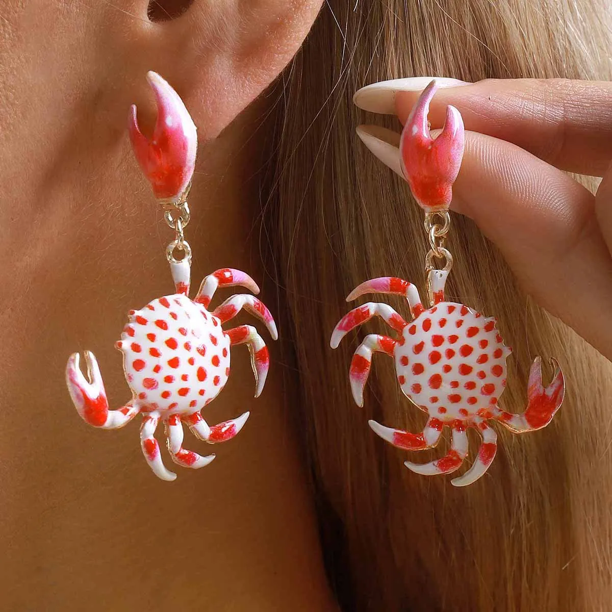 Modische Ohrringe im Ozean-Stil mit Krabben-Anhänger und Tropföl-Design – Persönliche Urlaubs-Accessoires für Damen – Detail 2