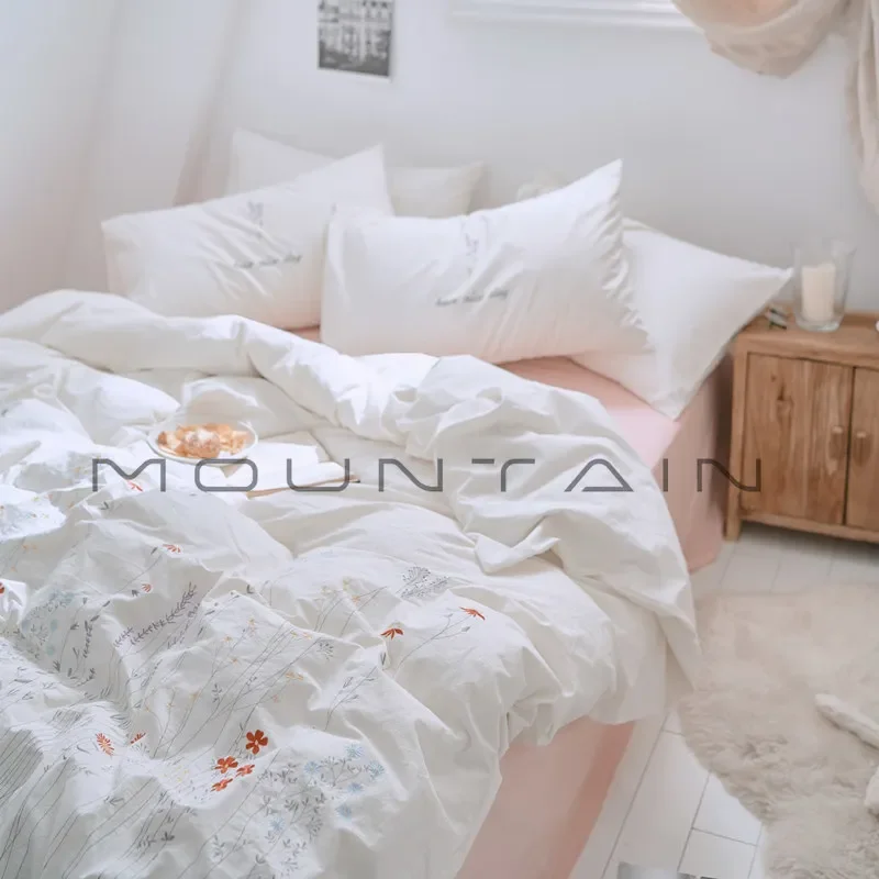 Simple cotton washed cotton four-piece set, small fresh embroidery white cotton quilt cover sheets