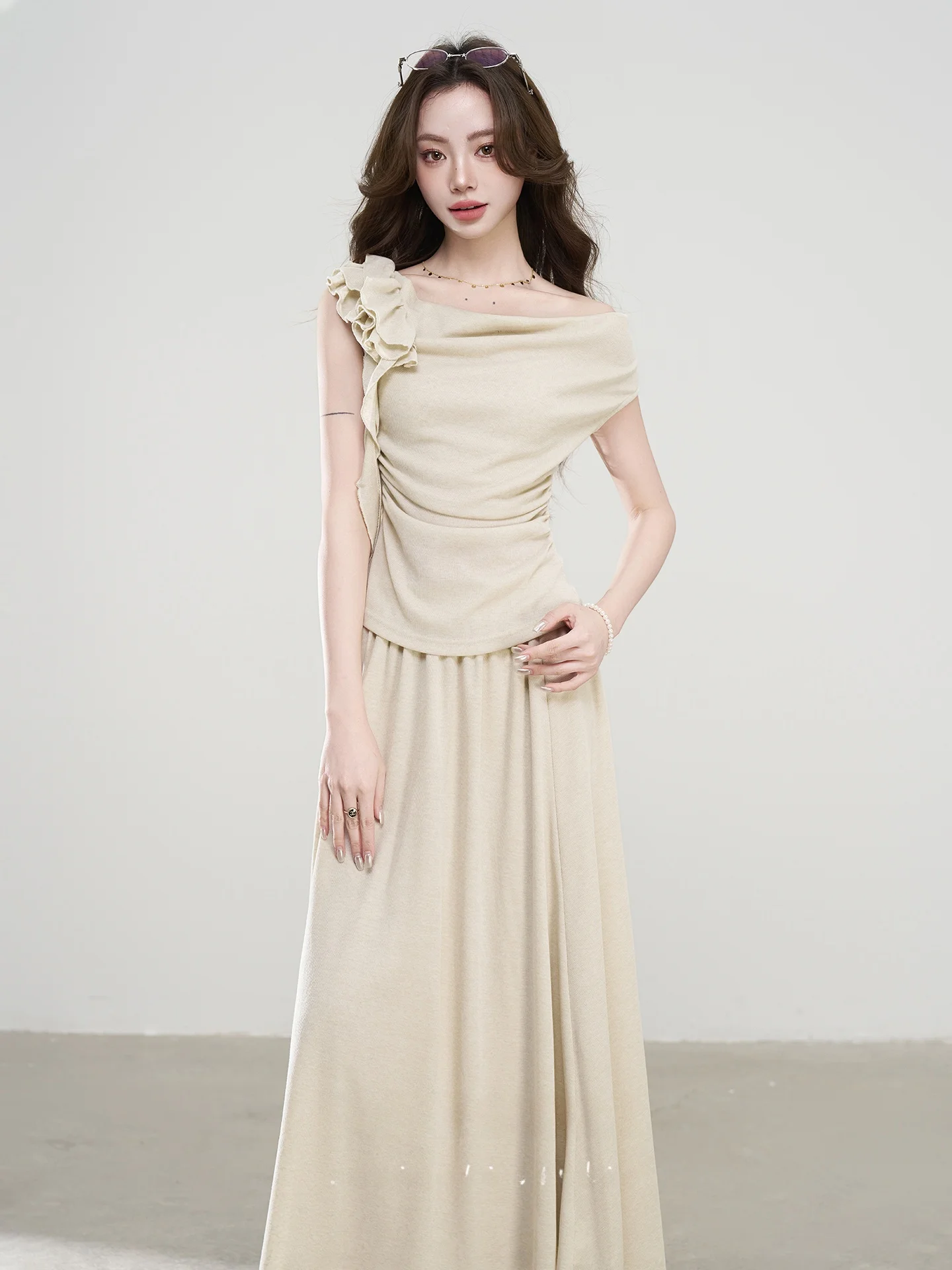 

Летний легкий вязаный комплект из топа без рукавов и юбки с кружевной отделкой абрикосового цвета для женщин, модный комплект в корейском стиле