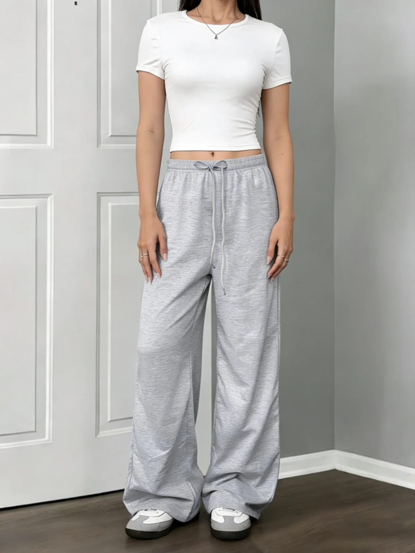 

Stylish, casual, trendy, and chic short-length slim-fitting pants set with a unique design, perfect for daily travel