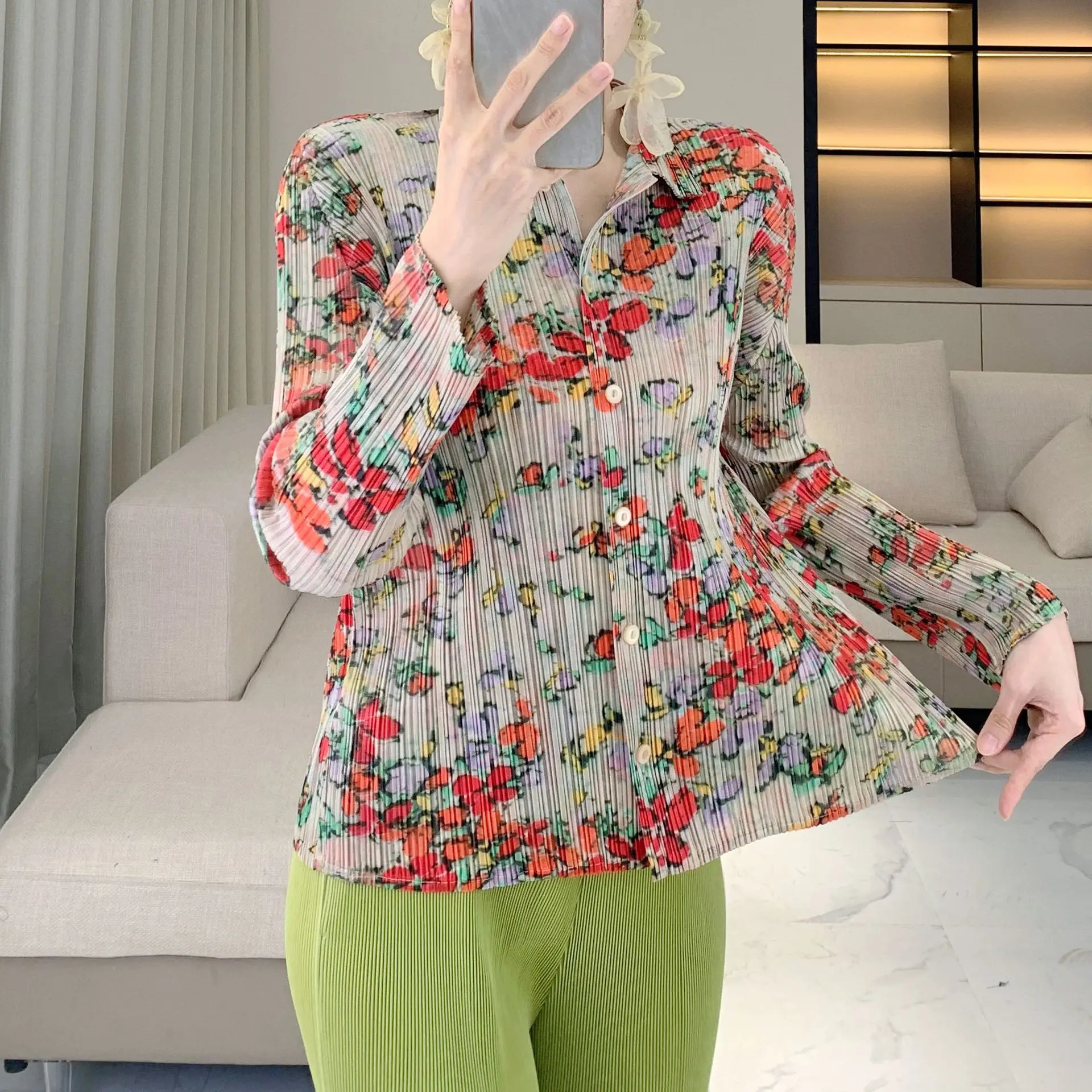 Miyake Pleated 2025 Spring/Summer Women's Casual Versatile Commuter Pleated Shirt Fashionable Print Comfortable Cardigan