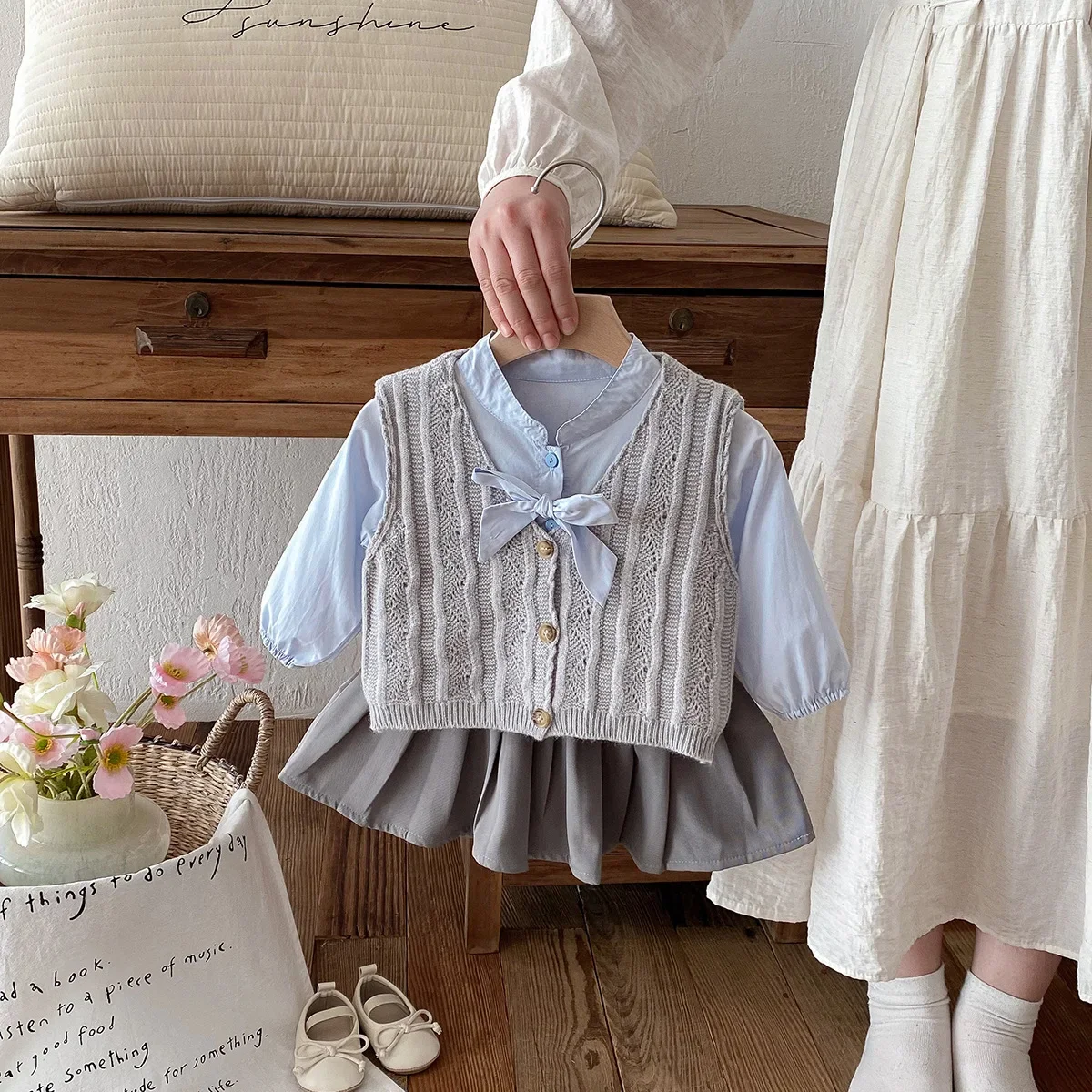 

Spring New Baby Girl Clothes Infant College Style Girl Suit Shirt Skirt Vest Three-piece Set Fashion Casual