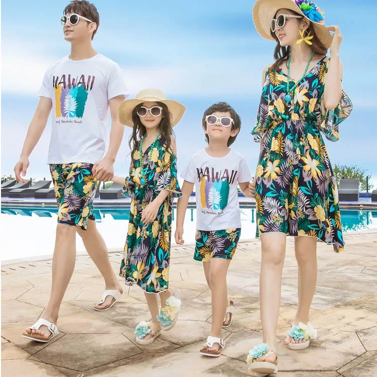 

Family Matching Outfits Summer Sunflowers Beach Wear Men Boys Cotton Short Sleeves T shirt Pants Set Women Girls Dress Sets