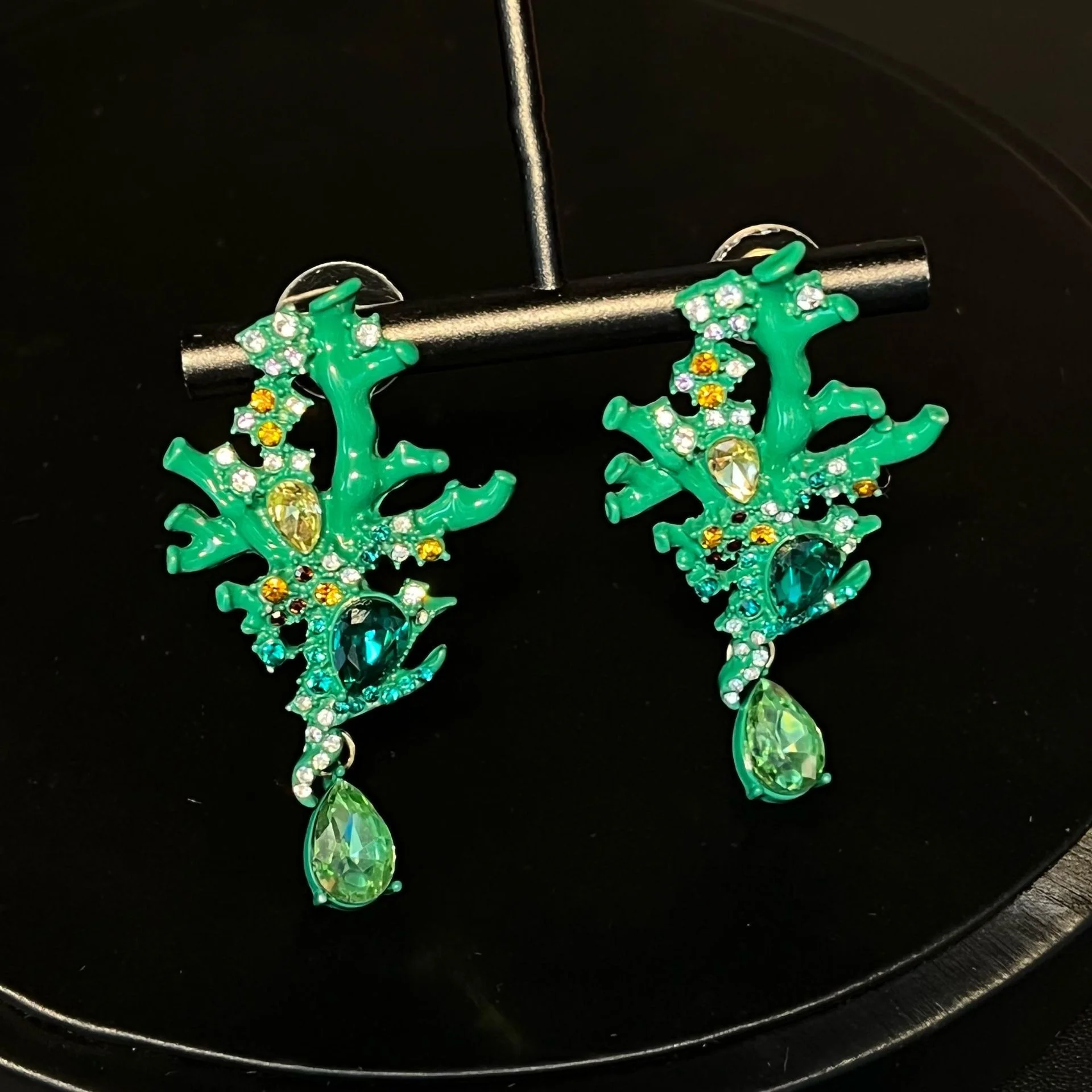 

European and American exaggerated fashion vintage green coral inlaid zircon earrings