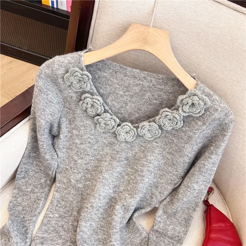 Y2k Grauer dreidimensionaler Blumen-Pullover mit V-Ausschnitt, französischer sanfter Retro-Pullover aus reiner Wind, süßer Wollpullover mit ausgestellten Ärmeln