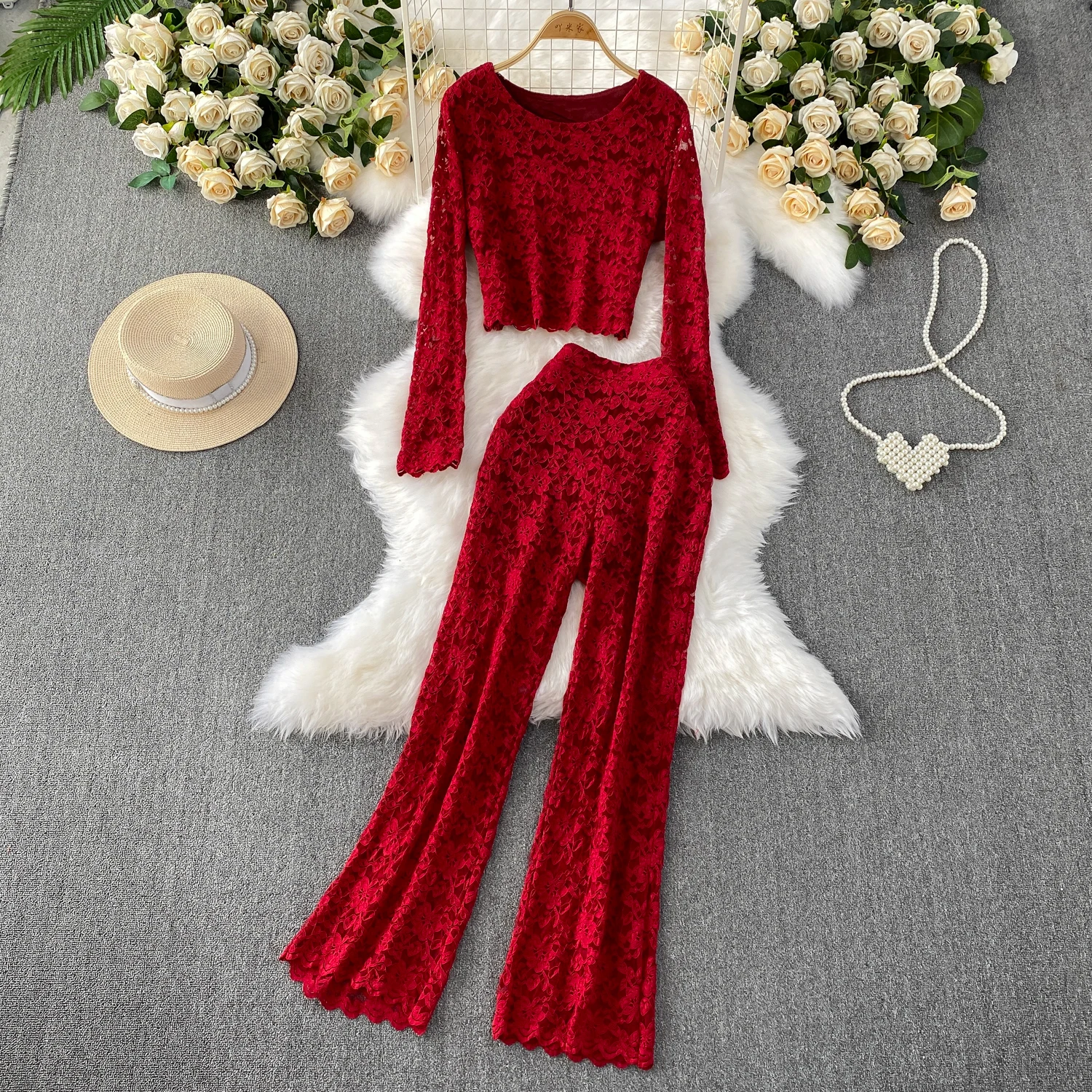 

Новый кружевной укороченный топ и широкие брюки с высокой талией, комплект из двух предметов для женщин, топ с длинными рукавами, комплект из 2 предметов, женский наряд, роскошный элегантный