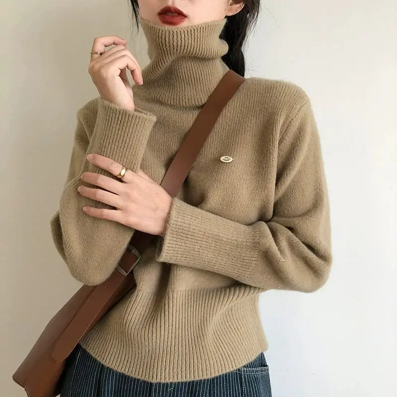 

Autumn and Winter New Women's High End Elegant Knitted Wool Design with High Collar Hoodie Thickened Warmth Inner Sweater